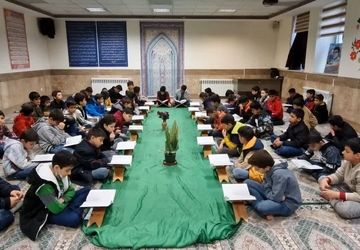 ضیافت افطاری در دبستان مرحوم واحدی شهرستان‌ زارچ 