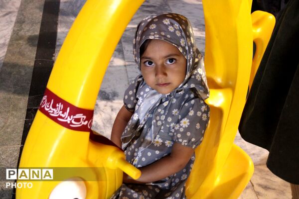 غرفه دهه نودی ها در هشتاد و هشتمین شب از اجتماعات مردمی 