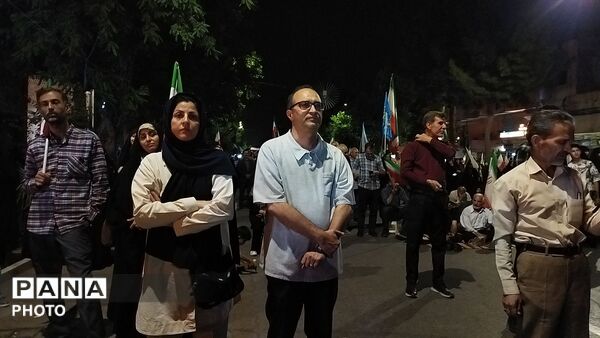 صدمین شب از اجتماعات در حسینیه امام خمینی