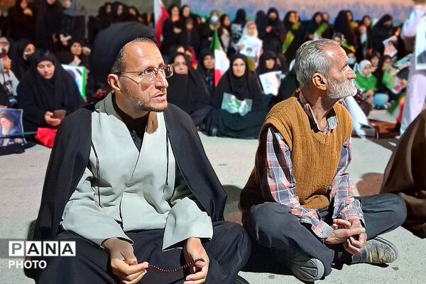 حضور شامگاهی مردم داغدار در پارکینگ شهرداری شهرستان باشت