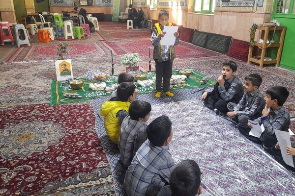  مراسم عزاداری ایام فاطمیه و یادواره شهدا در دبستان پسرانه آیت‌الله خامنه‌ای