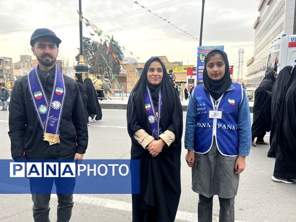 حضور پرشور مردم در راهپیمایی ۲۲ بهمن هشتگرد