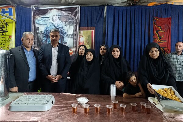 خدمت‌رسانی دانش‌آموزان و فرهنگیان شهرستان اسلام آباد غرب در مواکب اربعین حسینی