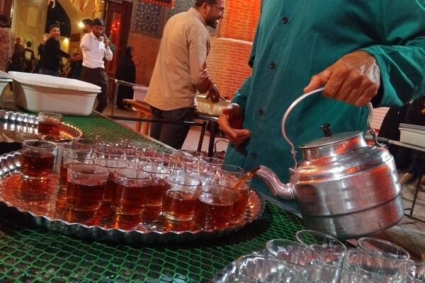 فعالیت چایخانه حضرت زهرا (س) در مسجد جامع نیشابور 
