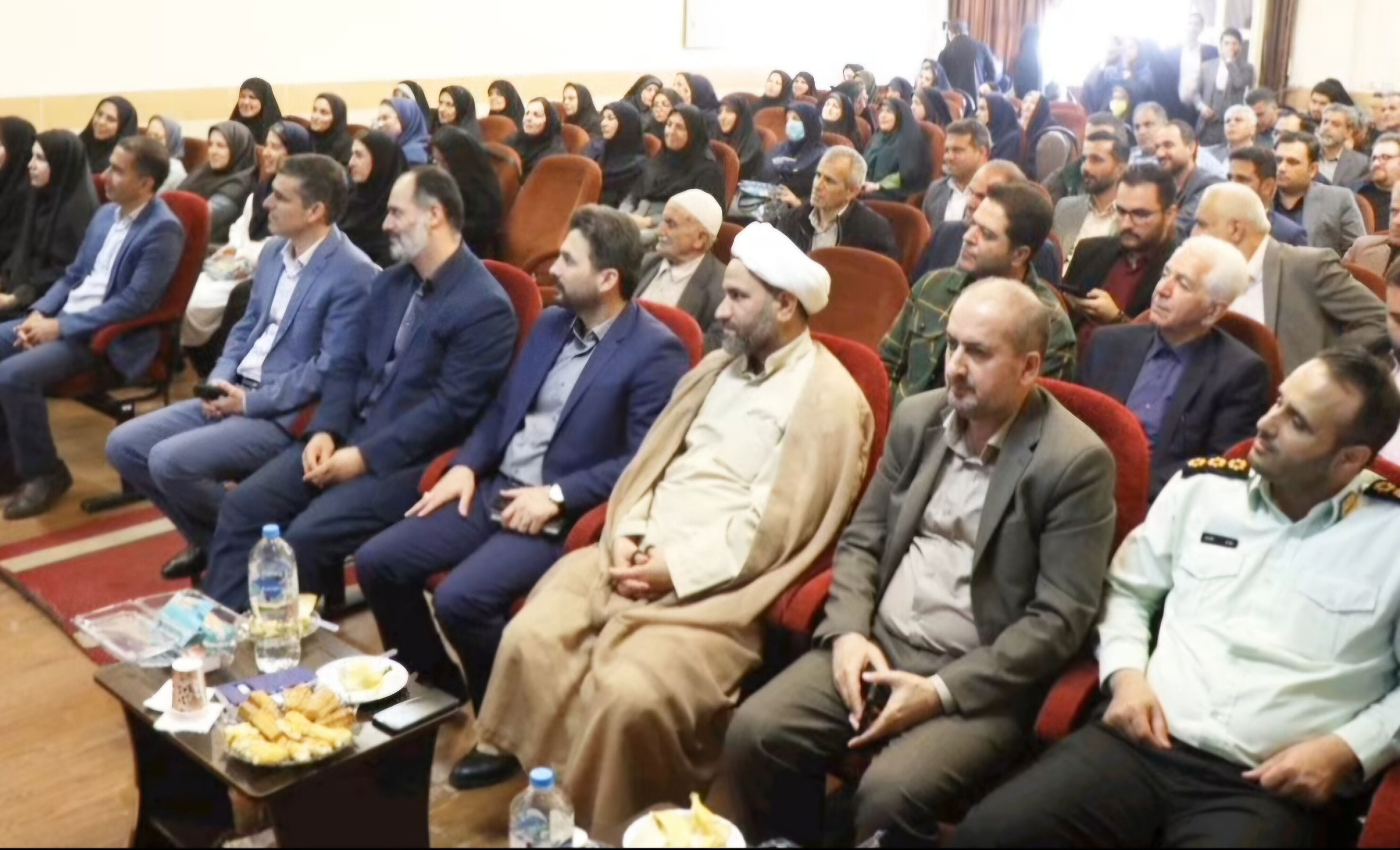 ستارگان آموزش وپرورش منطقه؛ مراسم تقدیر از منتخبین حوزه تعلیم و تربیت