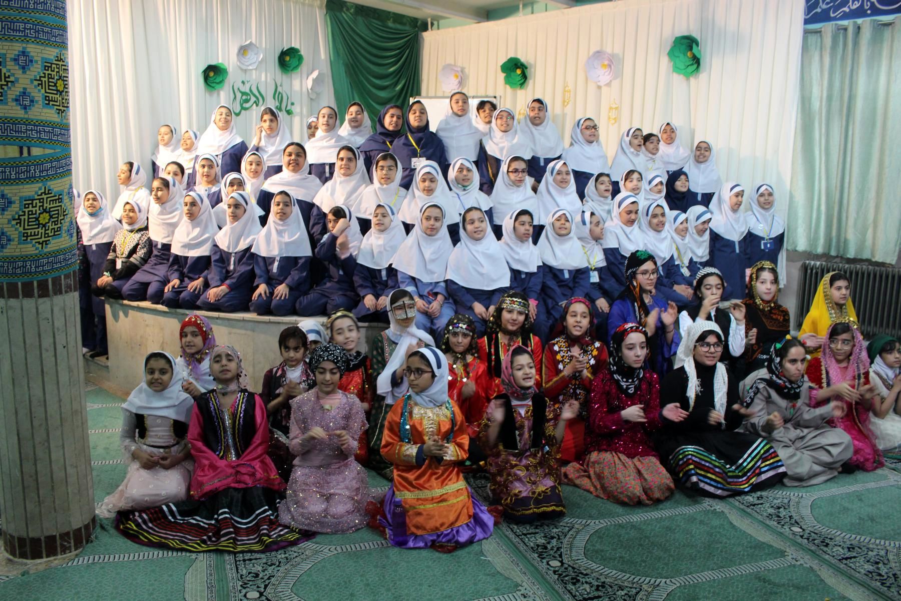  نمایشگاه هفته ماها در مدرسه امام موسی کاظم (ع)