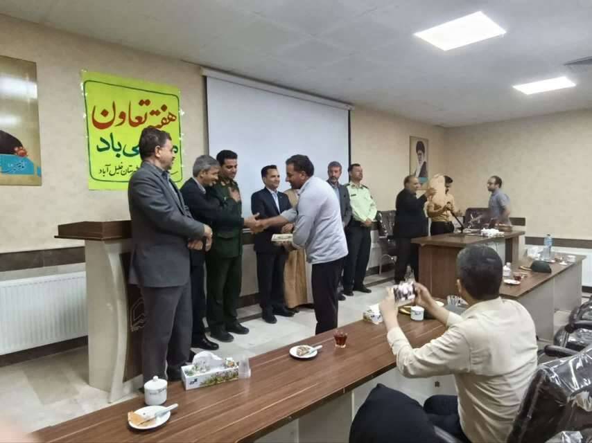 تجلیل از ۲۱ شرکت تعاونی فعال شهرستان خلیل‌آباد به مناسبت هفته تعاون