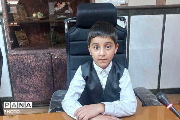 تقدیر از نو آموزان پرتلاش در پویش «مشت کوچک، بدرقه بزرگ» ناحیه دو شهرری 