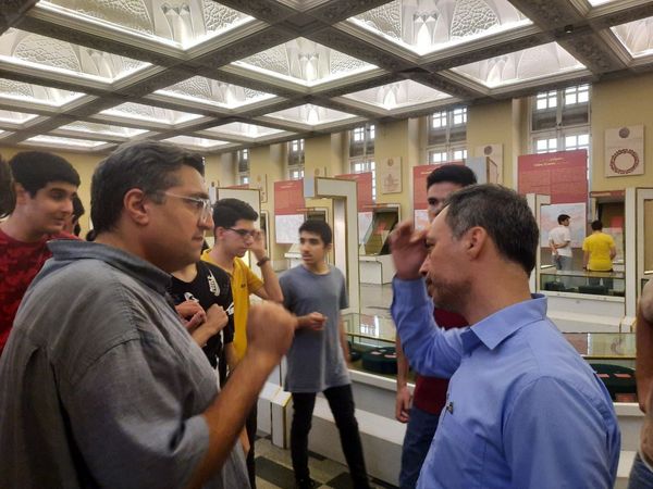 بازدید از موزه ملک و شرکت در همایش علوم انسانی توسط دانش‌آموزان علامه حلی ۵