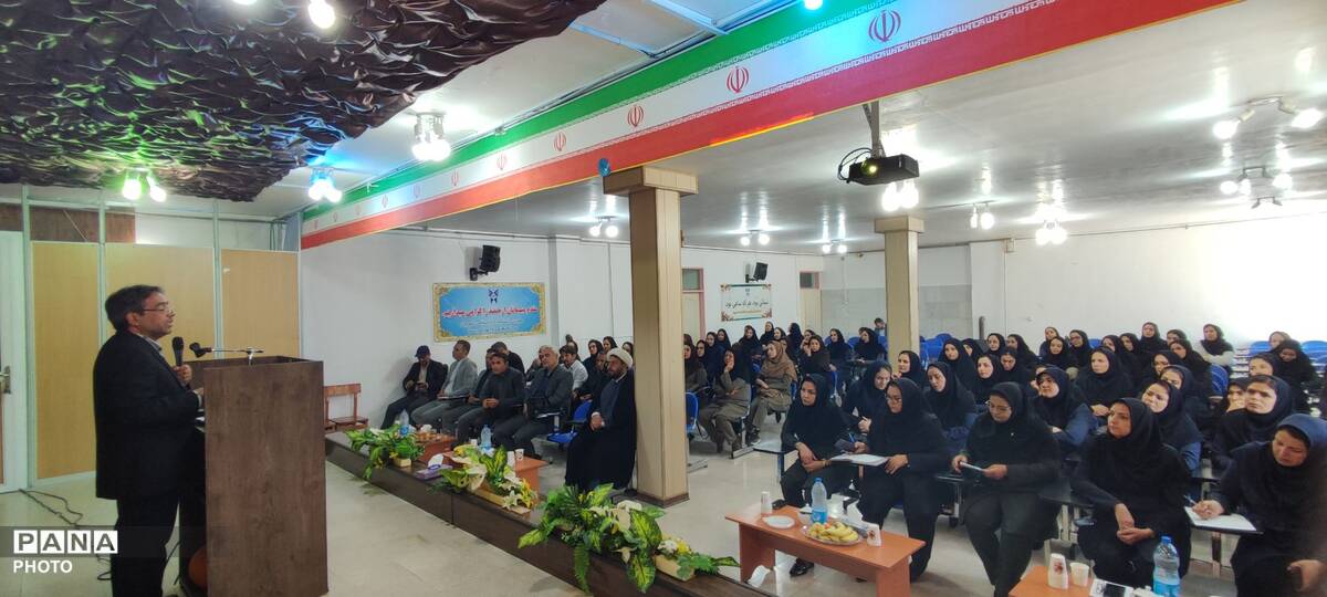 نشست هم اندیشی مدیران و معلمین مرکز فرهنگی آموزشی سما در شهرستان شیروان