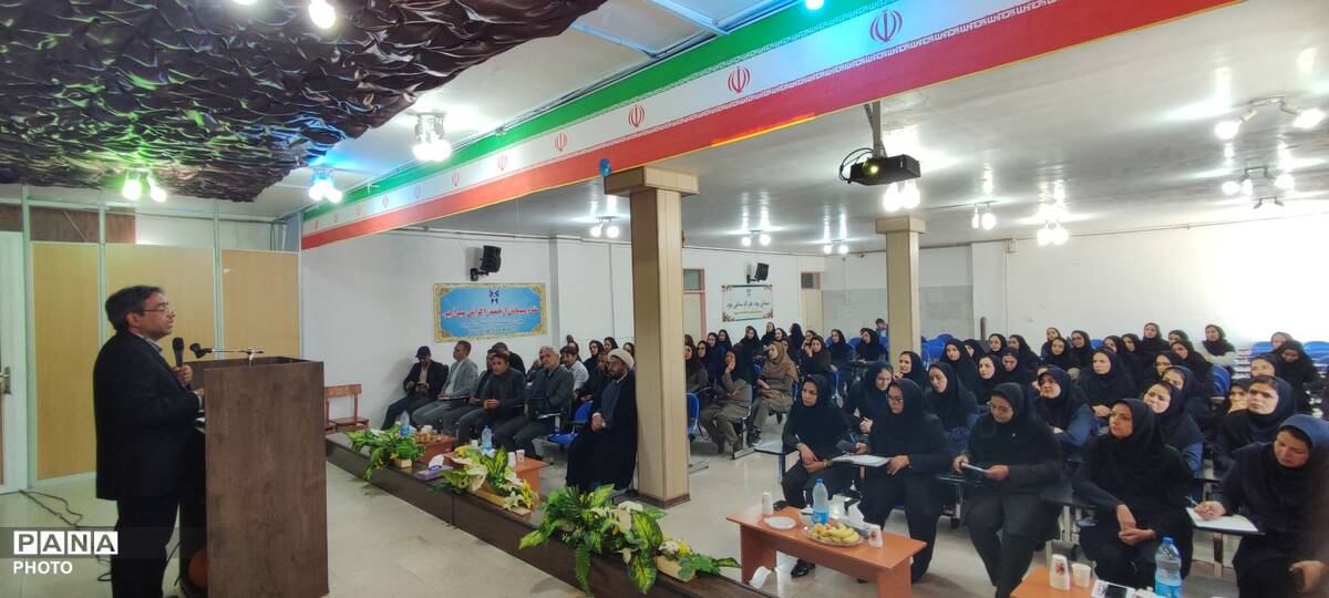 نشست هم اندیشی مدیران و معلمین مرکز فرهنگی آموزشی سما در شهرستان شیروان