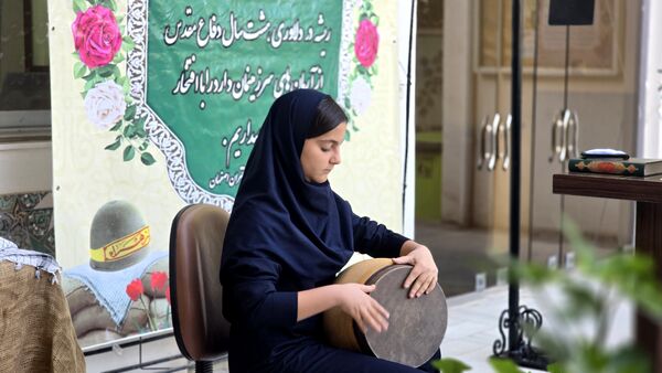 شور مهر، یاد مقاومت؛ نخستین روز مدرسه در هنرستان هنرهای زیبای دختران اصفهان