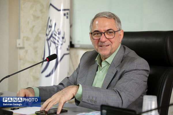 دیدار اعضای هیات رئیسه مجلس دانش‌آموزی با دبیرکل شورای عالی آموزش و پرورش