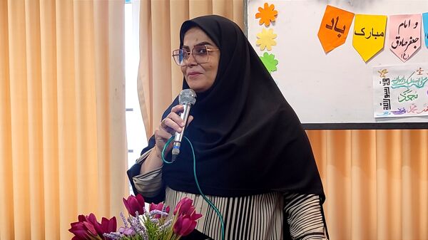 آیین تجلیل از ورودی‌های جدید دبیرستان فرزانگان قائمشهر