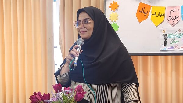آیین تجلیل از ورودی‌های جدید دبیرستان فرزانگان قائمشهر