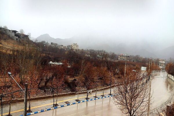 طنین ترانه باران زمستانی در آسمان شهر بار نیشابور 