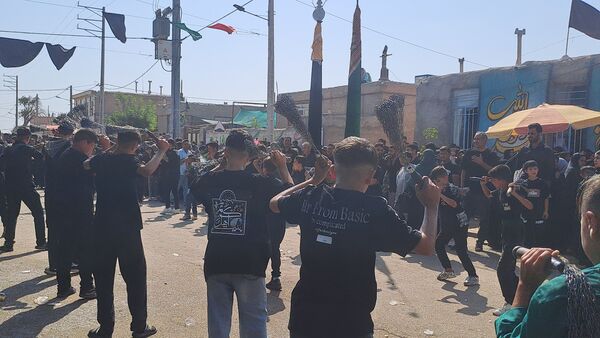 مراسم عزاداری و زنجیر زنی شهادت امام حسن مجتبی(ع) و رحلت پیامبر اکرم (ص) در  روستای کفکی خراسان رضوی