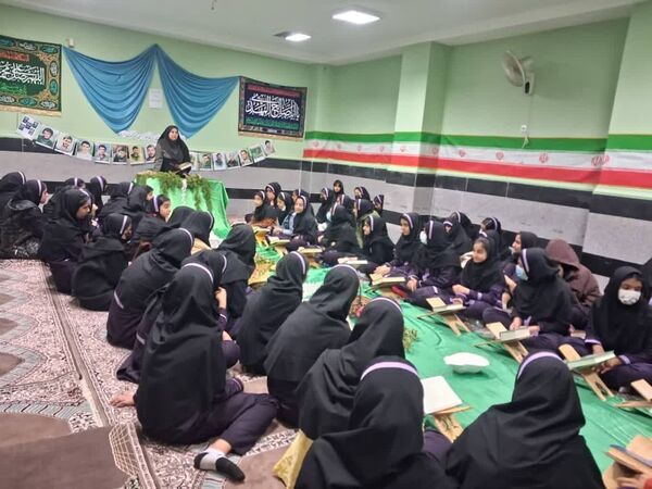 برگزاری محفل انس با قرآن کریم در مدرسه حضرت خدیجه کبری (س) جم