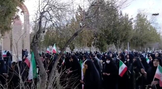 تجمع مردم شریف شهرستان بیجار در گلزار شهدا
