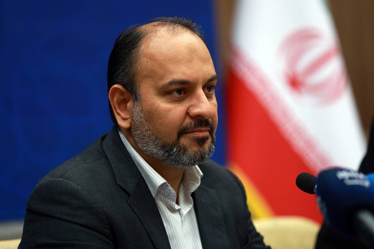 تبدیل چهلم شهدای میناب به موج جدید مطالبه‌گری دانش‌آموزی/ باید میدان را برای حضور دانش‌آموزان فراهم کرد/ بزرگ‌ترین فرصت‌های تربیتی در دل تهدیدها و چالش‌ها شکل می‌گیرد