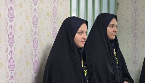 نواخته شدن زنگ استکبارستیزی و گرامیداشت هفته بسیج دانش‌آموزی در دبیرستان شاهد فردوس بافق