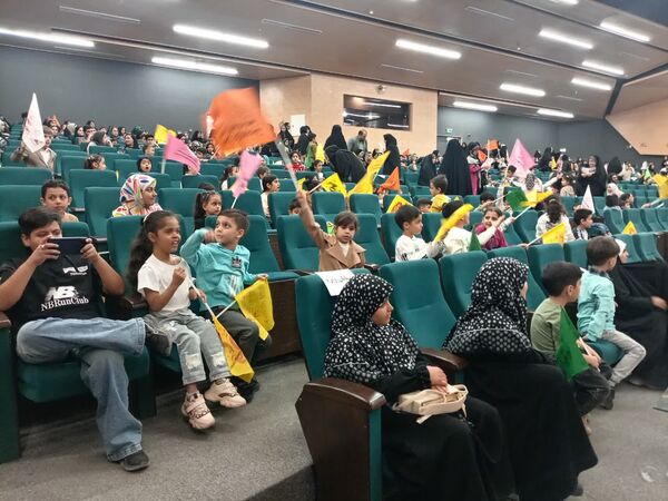 پایان شیرین دوره‌های آموزشی «غنچه‌های نور» با حضور چهره محبوب کودک و نوجوان در کاشان