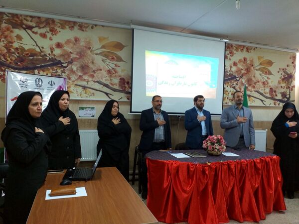 آیین افتتاحیه طرح کانون یاریگران زندگی و برپایی نمایشگاه مبارزه با آسیب‌های اجتماعی در دبیرستان شهید همت ملارد