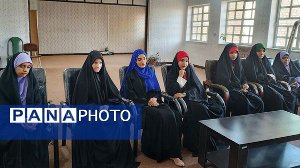 گعده میز هنر ( محله باهنر) شهرستان مارگون با محوریت کلاس‌های آموزشی، تربیتی و عرفانی