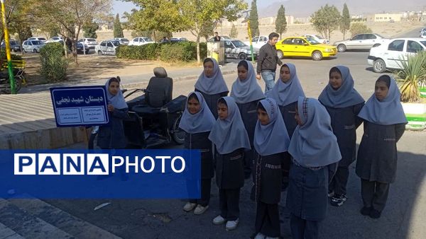 قدردانی پیشتازان دبستان شهید نجفی فدافن از پرستاران بیمارستان حضرت ابوالفضل 