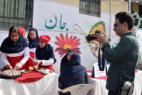  دانش‌آموزان هنرستان نرگس در نمایشگاه فنی و هنری درخشیدند