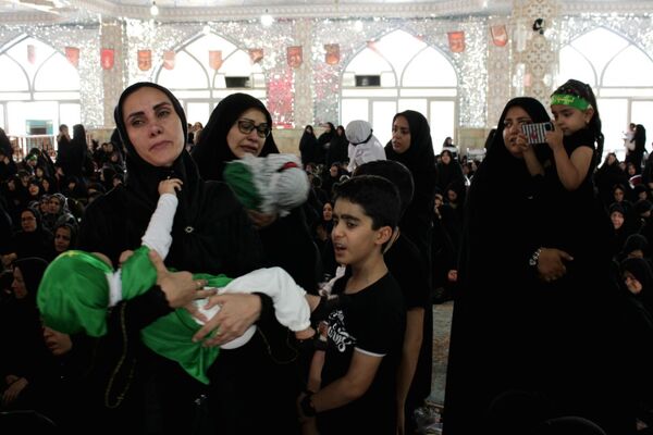 مراسم شیرخوارگان حسینی در اصفهان