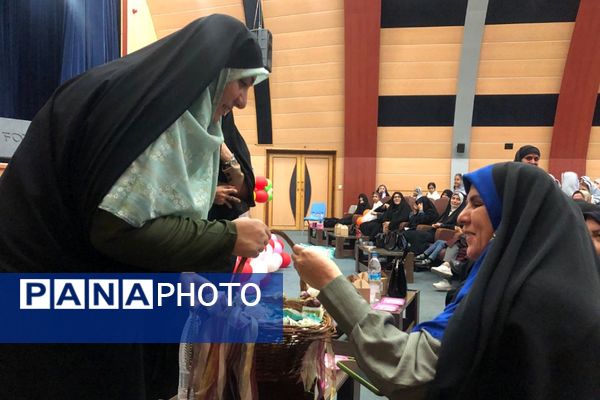 جشن الفبا دبستان شاهد ام‌البنین (س) ناحیه 2 شهرری