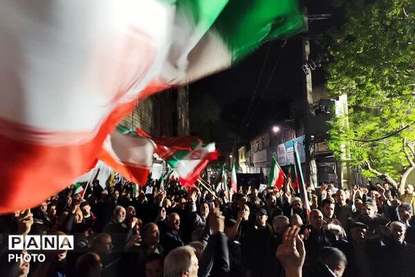 تجمع مردمی شهر صباشهر برای حمایت از رزمندگان اسلام