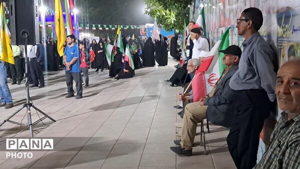 تجدید بیعت با رهبر انقلاب در شب هشتادو نهم