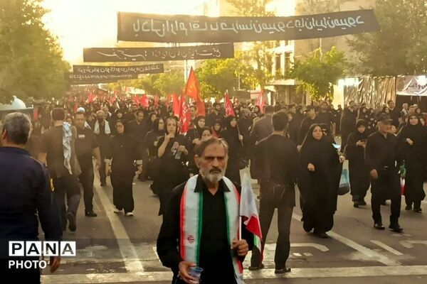 مراسم وداع و بدرقه آقای شهید ایران در مصلی امام خمینی (ره)