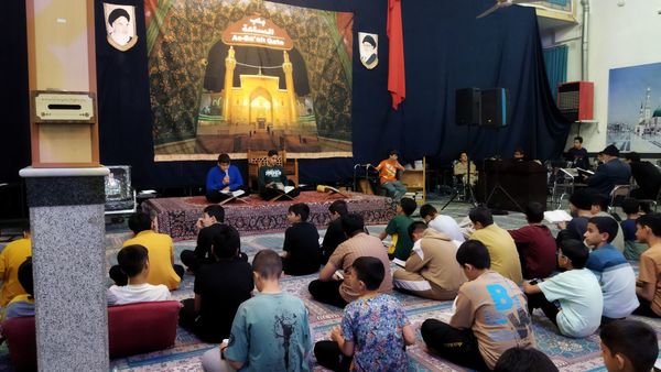 دم دمای اذان و قرائت آیاتی چند از قرآن 