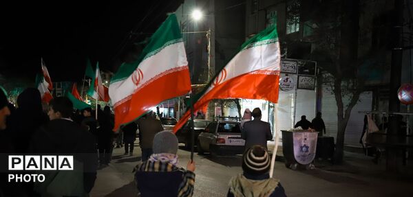 اجتماع شبانه مردم ولایی در کبودرآهنگ