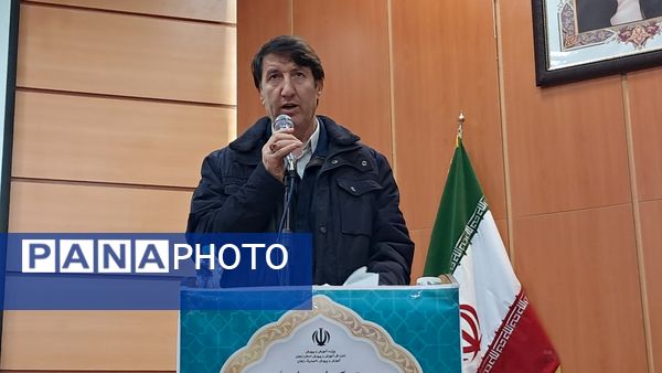 آیین تجلیل از رتبه‌برترهای کنکور ۱۴۰۳ اداره آموزش و پرورش ناحیه یک زنجان