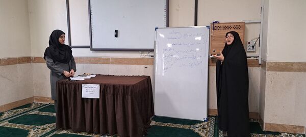 جلسه آموزش خانواده در دبستان هاشمی رفسنجانی  ناحیه یک  مشهد