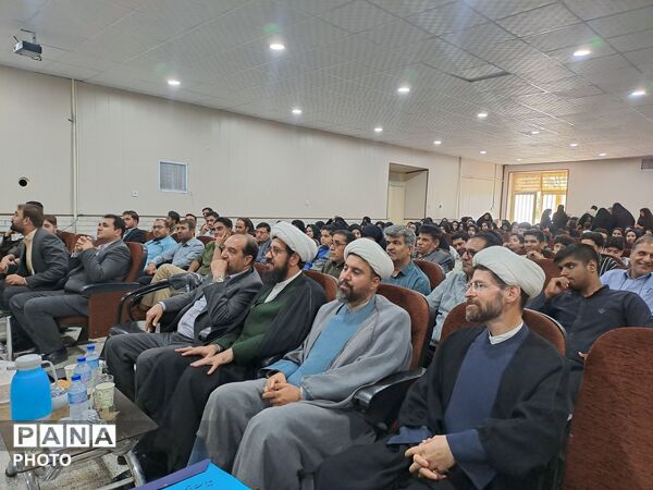 طنین ندای معنویت در هفتمین اجلاس سراسری نماز دانش‌آموزی شهرستان مه‌ولات