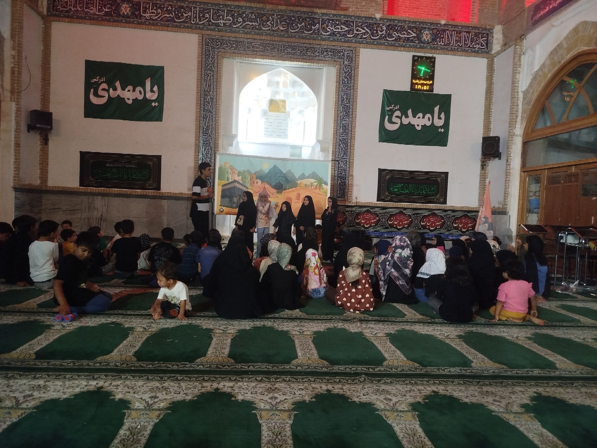 بار دگر سرگرمی کودکان در غرفه کودک مسجد جامع 