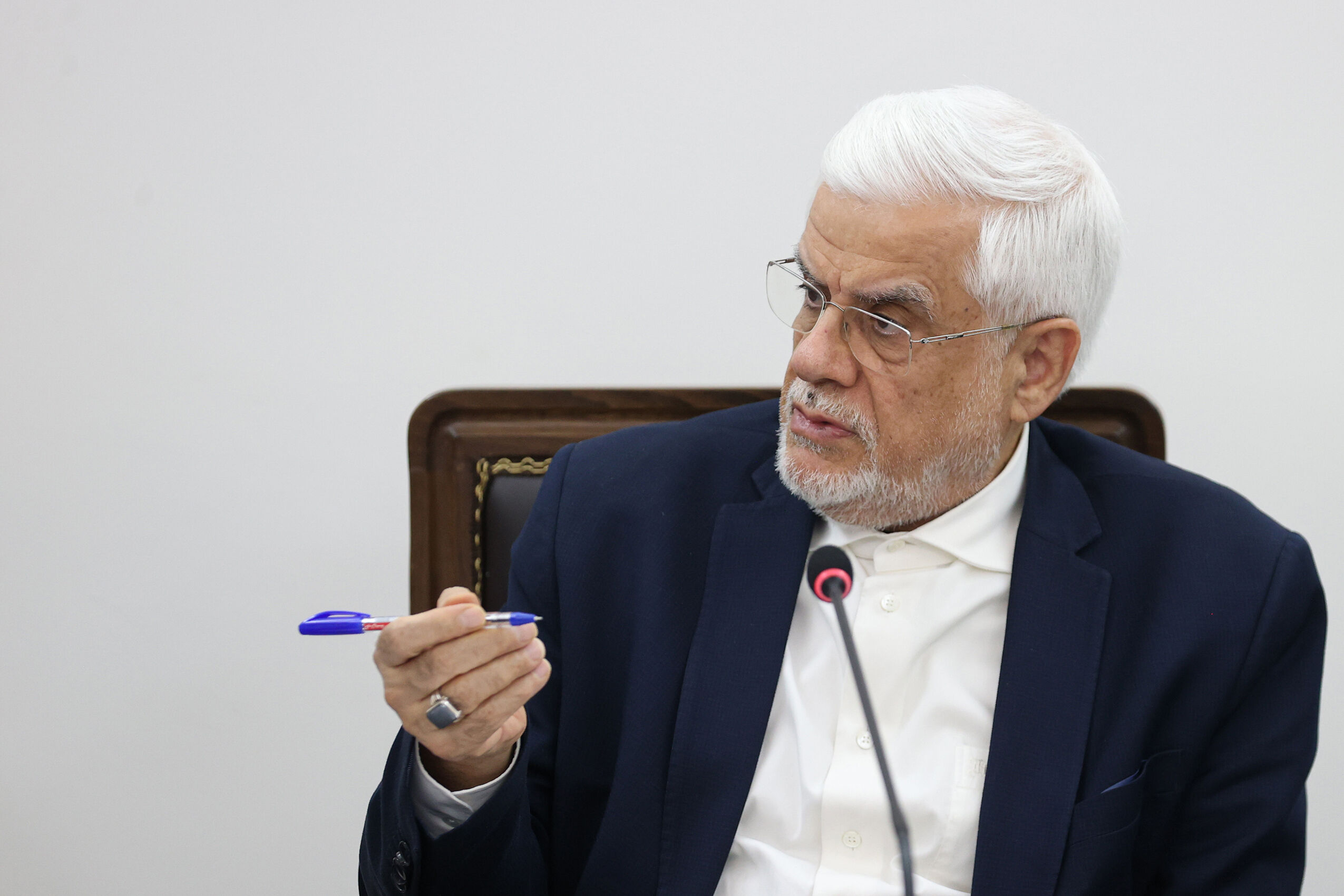 عارف: دولت تمام تلاش خود را برای حل ناترازی‌ها به کار بسته است