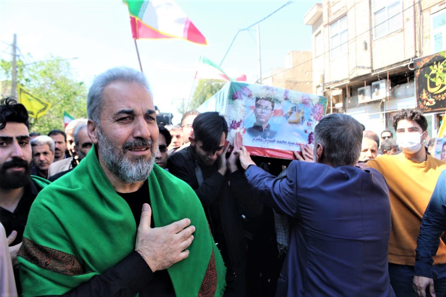 آیین تشییع پیکر دانش‌آموز شهید «سید محمد حسینی مقدم»