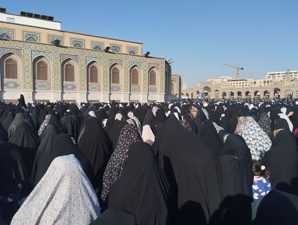 اقامه نماز عید فطر در حرم مطهر رضوی
