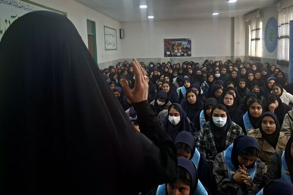 حدیث کساء دل‌های دانش‌آموزان عشقی‌فرد را به مادر ایمان گره زد