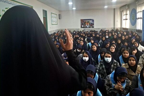 حدیث کساء دل‌های دانش‌آموزان عشقی‌فرد را به مادر ایمان گره زد