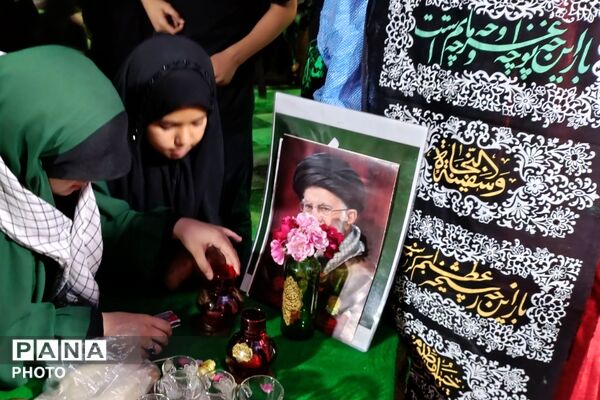ریحانه‌های جانفدا خدمت به مهمانان امام حسین(ع) را آغاز کردند