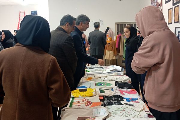 جشنواره "ایران رنگارنگ" در هنرستان سعادت پردیس