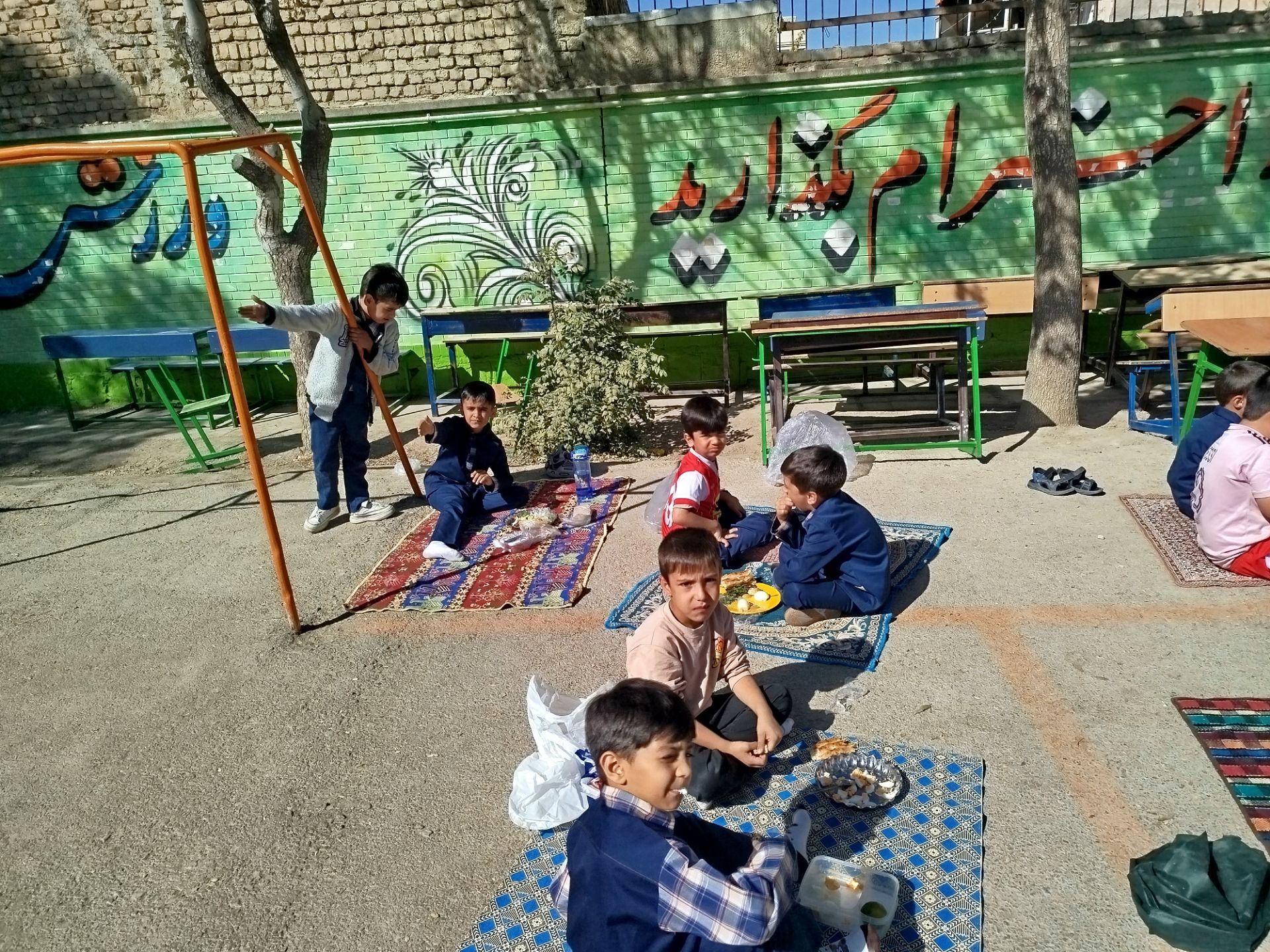 صبحانه سلامت در مدرسه مبین شهرستان شیروان