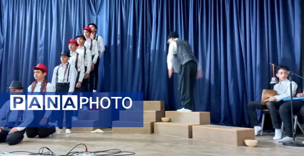 قطار داوری آثار چهل و سومین جشنواره فرهنگی هنری آموزش و پرورش ناحیه ۳ به ایستگاه پایانی رسید